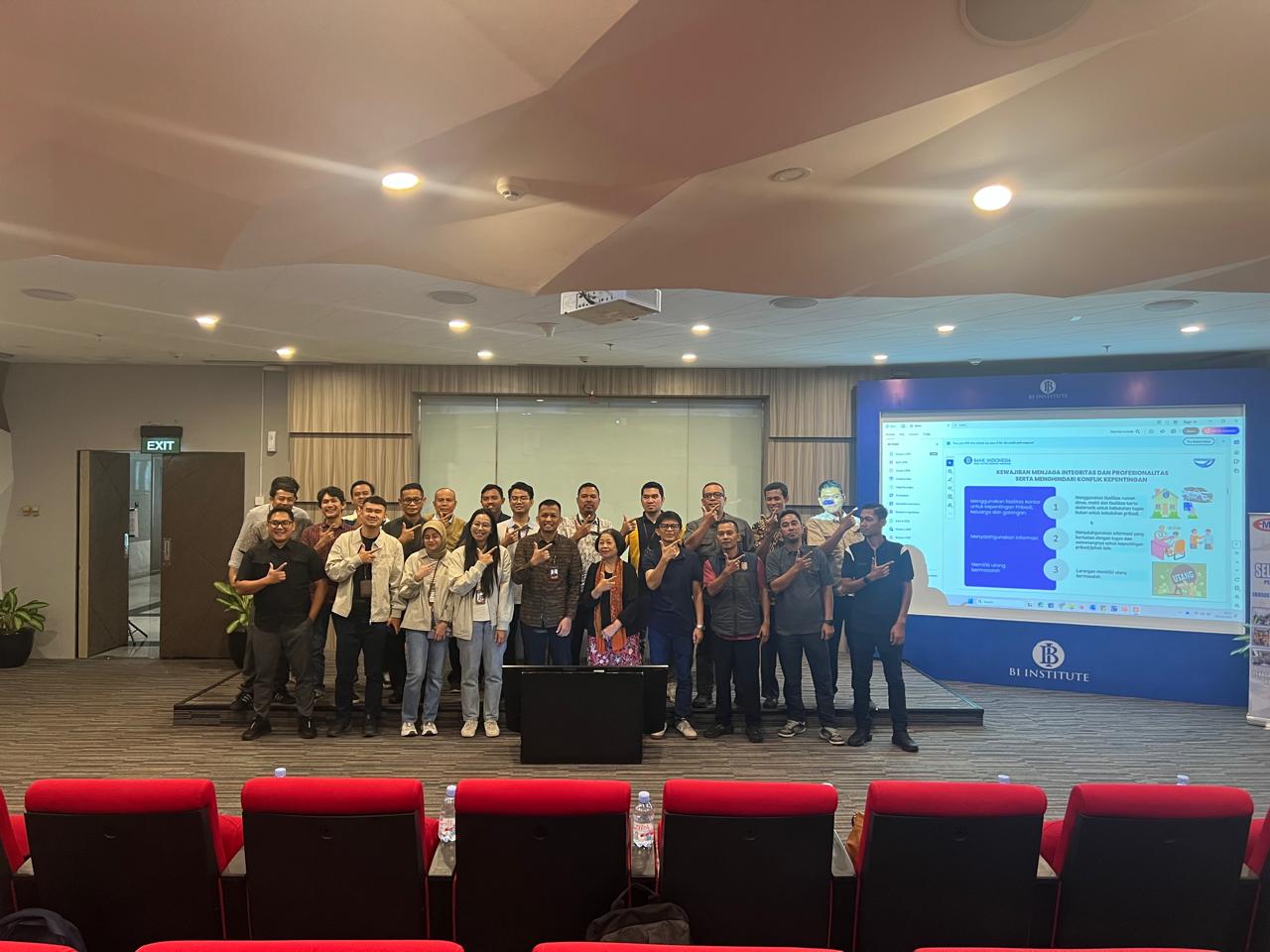 Foto Bersama Peserta Sertifikasi BI Institute