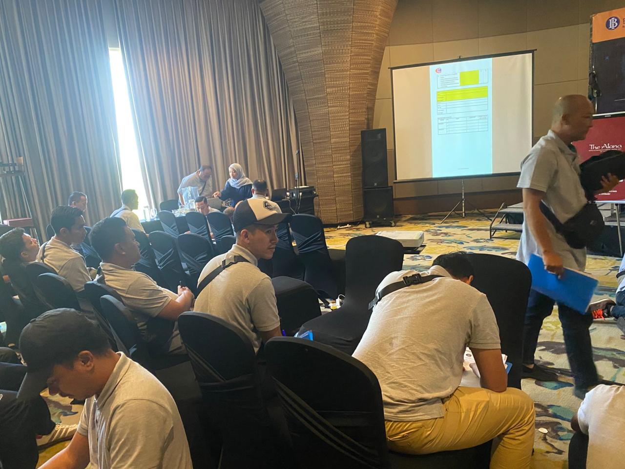 Workshop Pelatihan di Ruang Meeting